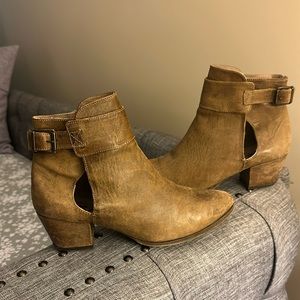Free people booties! Barely used, like new, no blemishes. Size 37/ 7.